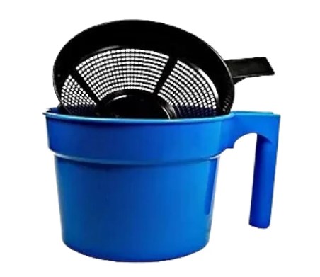 CANECA AZUL DE FUNDO PRETO COM ALÇA P/TESTE DE MASTITE