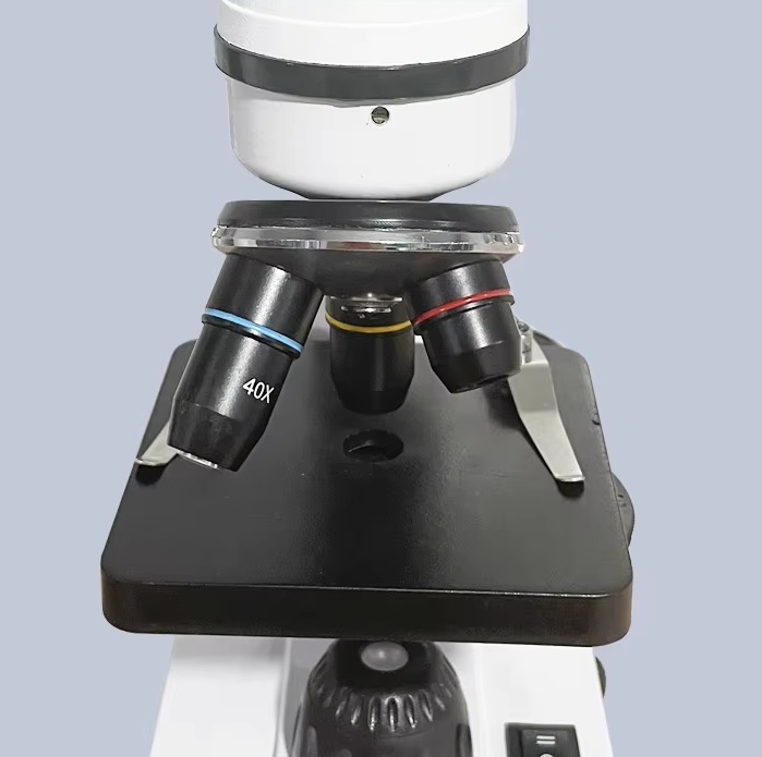 MICROSCOPIO DIGITAL PORTATIL COM TELA 5"