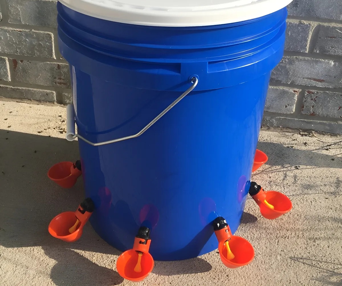 BEBEDOURO AUTOMÁTICO COPINHO PARA AVES - PCT 10 UNIDADES